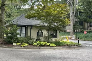 70 Chaumont Square NW, Atlanta, GA 30327 - Photo 33