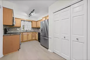 70 Chaumont Square NW, Atlanta, GA 30327 - Photo 11