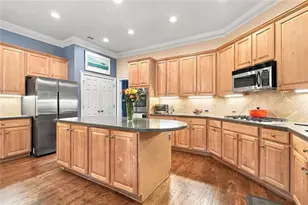 510 Wembley Cir, Sandy Springs, GA 30328 - Photo 15