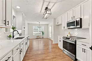 703 Country Grove Ln, Auburn, GA 30011 - Photo 3