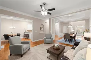 3105 Village Green Dr, Roswell, GA 30075 - Photo 11