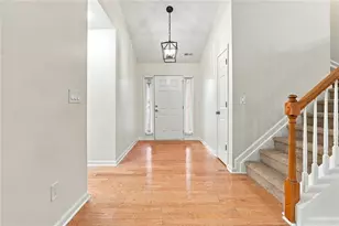 1422 Fountain Lakes Dr, Lawrenceville, GA 30043 - Photo 3