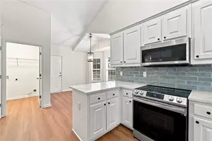 1422 Fountain Lakes Dr, Lawrenceville, GA 30043 - Photo 11