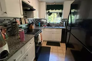 5318 Tracey Dr, Stone Mountain, GA 30088 - Photo 5