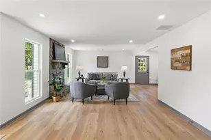 978 Hilltop Ct, Lawrenceville, GA 30045 - Photo 11