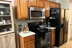 667 Lakes Cir, Lithonia, GA 30058 - Photo 3