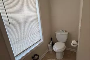 667 Lakes Cir, Lithonia, GA 30058 - Photo 17