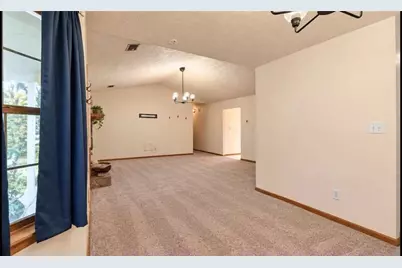 10436 Tara Pointe Drive, Jonesboro, GA 30238 - Photo 5