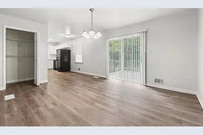5041 W Mountain Street, Stone Mountain, GA 30083 - Photo 7