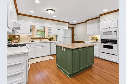1052 Evelyn Lane, Lilburn, GA 30047 - Photo 7
