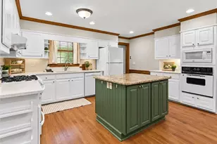 1052 Evelyn Ln, Lilburn, GA 30047 - Photo 7