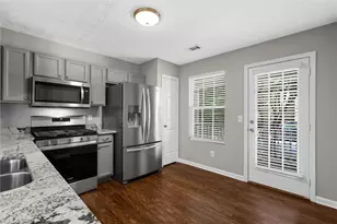 242 Hiawassee Dr, Woodstock, GA 30188 - Photo 5
