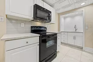 2132 Dunwoody Glen, Dunwoody, GA 30338 - Photo 9