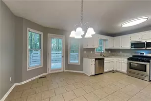 211 Mill Pointe Dr, Dallas, GA 30157 - Photo 5