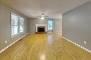 211 Mill Pointe Dr, Dallas, GA 30157 - Photo 3