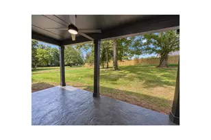 373 Stonington Dr, Mount Airy, GA 30563 - Photo 1
