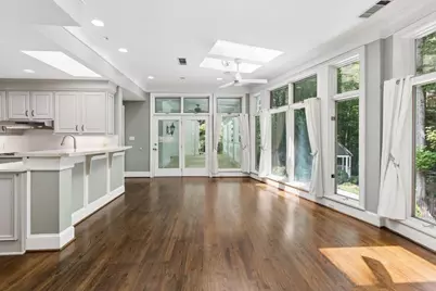 585 Idlewood Drive, Sandy Springs, GA 30327 - Photo 11