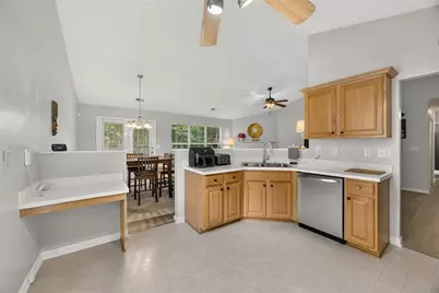 7512 Deer Creek Drive, Union City, GA 30291 - Photo 9