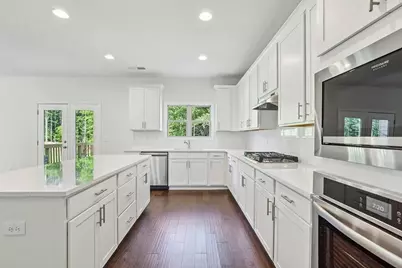 5947 Creek Indian Drive, Sugar Hill, GA 30518 - Photo 5