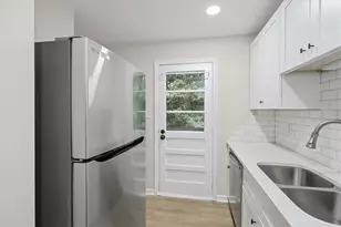 2430 Coosawattee Dr NE, Atlanta, GA 30319 - Photo 17