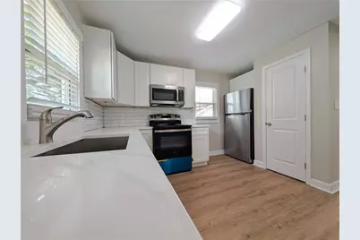 1377 Pine Avenue, Atlanta, GA 30344 - Photo 7