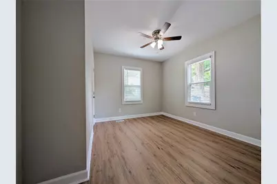 1377 Pine Avenue, Atlanta, GA 30344 - Photo 9