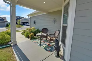 5724 Grapewood St, Hoschton, GA 30548 - Photo 3