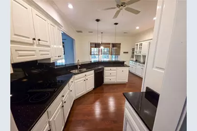 2109 Cumberland Lane, Albany, GA 31721 - Photo 11