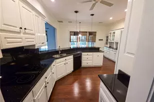 2109 Cumberland Ln, Albany, GA 31721 - Photo 11