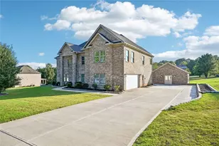 190 Barcelona Dr, Covington, GA 30016 - Photo 1