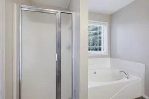 310 Rockingham Dr, Loganville, GA 30052 - Photo 33