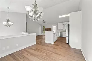 6035 Daffodil Dr, Flowery Branch, GA 30542 - Photo 5