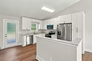 6035 Daffodil Dr, Flowery Branch, GA 30542 - Photo 7