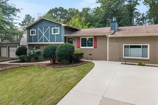 6054 Dogwood Cir, Buford, GA 30518 - Photo 5
