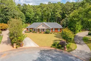 560 Saddle Crest Dr, Roswell, GA 30075 - Photo 3