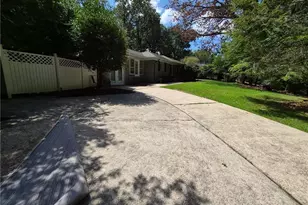 453 Oakland Dr, Gainesville, GA 30501 - Photo 7