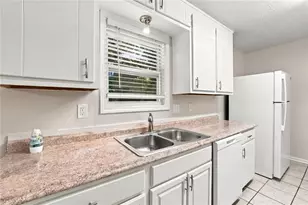 1003 Salisbury Trail, Riverdale, GA 30296 - Photo 11