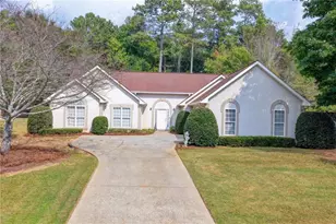 7135 Hunters Trace Dr, Cumming, GA 30028 - Photo 3
