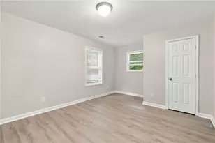 84 Holly Rd NW, Atlanta, GA 30314 - Photo 9