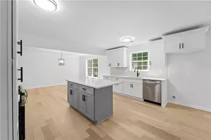 6913 Wynmeadow Dr, Stone Mountain, GA 30087 - Photo 15
