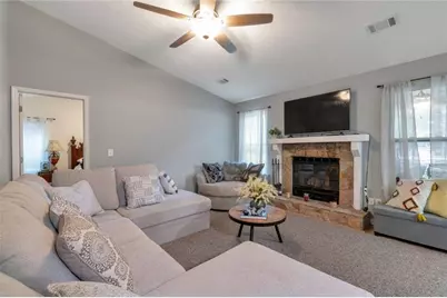 2000 Wendover Drive, Snellville, GA 30078 - Photo 3