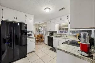 3256 Village Glen Trail, Snellville, GA 30039 - Photo 7