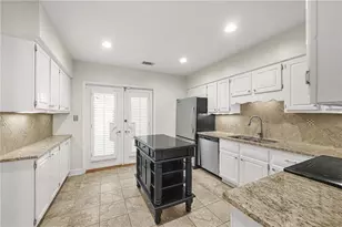 24 Plantation Dr NE, Atlanta, GA 30324 - Photo 13