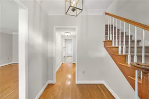 24 Plantation Dr NE, Atlanta, GA 30324 - Photo 5