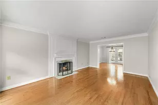 24 Plantation Dr NE, Atlanta, GA 30324 - Photo 7