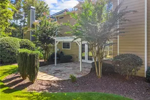 1010 Bradford Dr, Roswell, GA 30076 - Photo 19