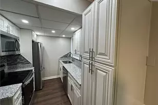 1317 Kingsgate Dr, Stone Mountain, GA 30083 - Photo 9