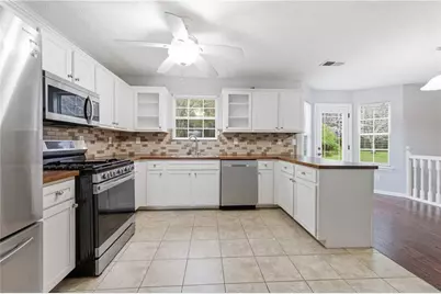 9360 Carnes Crossing Circle, Jonesboro, GA 30236 - Photo 17