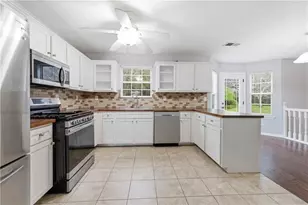 9360 Carnes Crossing Cir, Jonesboro, GA 30236 - Photo 17