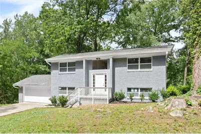 495 Larchmont Circle NW, Atlanta, GA 30318 - Photo 5